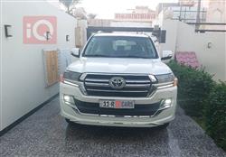 تۆیۆتا لاند کروزەر